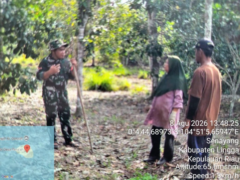 Cegah Karhutla, Babinsa Koramil 06/Senayang Ajak Warga Desa Penaah Tingkatkan Kewaspadaan