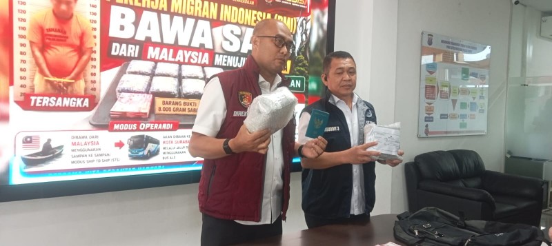 PMI Asal Jawa Timur Ditangkap Bawa 8 Kg Sabu dari Malaysia