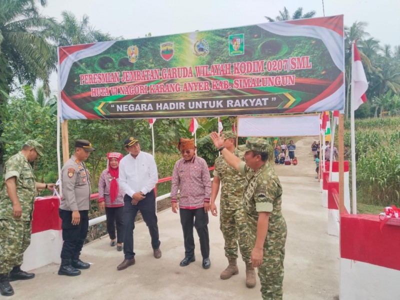 Wakili Kapolres Simalungun Kapolsek Gunung Malela Hadiri Peresmian Jembatan Garuda: