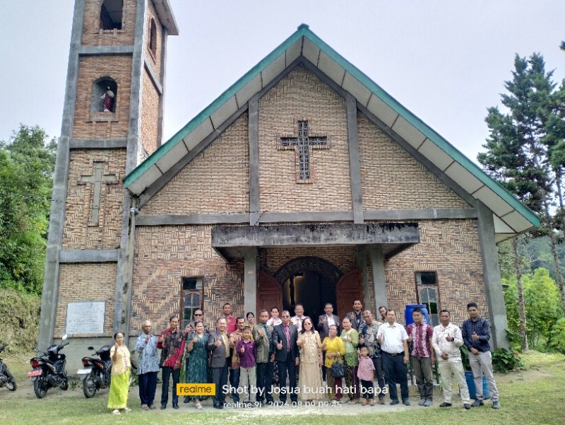 Parsibona Toba dan Wakil Bupati Gereja Bersama