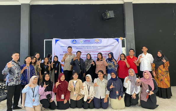 Perkuat Pembelajaran Literasi, Dosen FBS Unimed Latih Guru Manfaatkan IFP di Pancur Batu