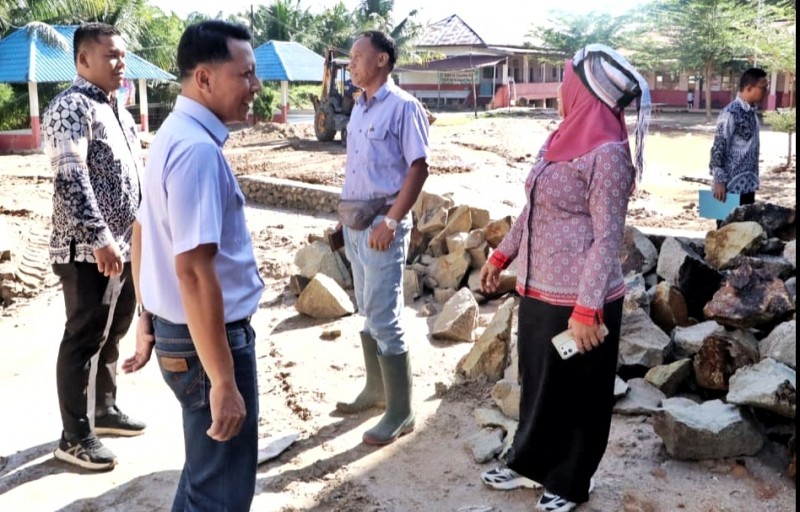 Pulihkan Fasilitas Umum Pasca Banjir, Pemkab Simalungun Gotong Royong