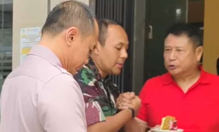 Kejutan Hangat Kapolres dan Dandim 0209/LB,  di Hut ke-68 Tokoh Masyarakat Lintas Etnis Labuhanbatu DR (HC) Sujian / Acan