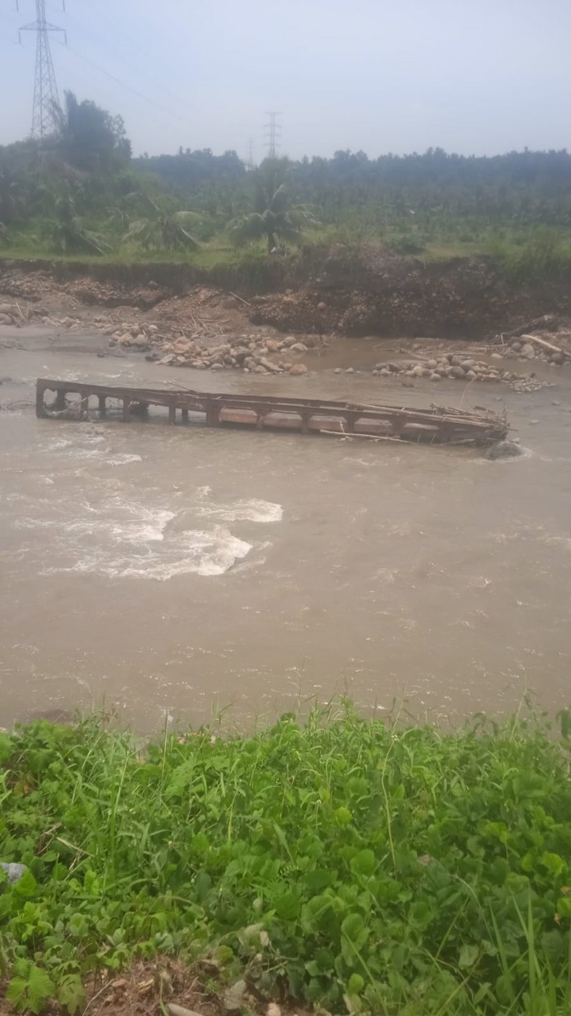 Jembatan Hanyut Diterjang Arus, Akses Pendidikan Anak Terputus di i Sei Petani