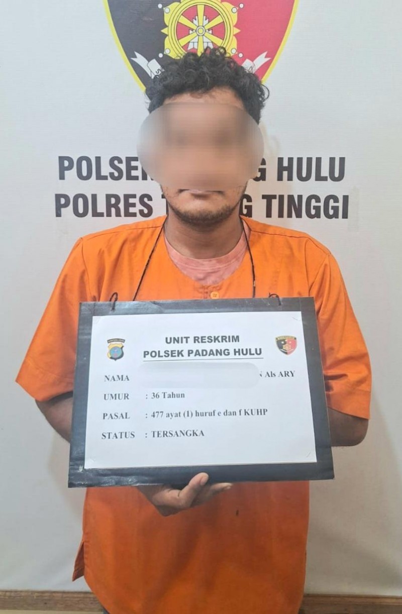 Pria Ini Simpan HP Curian Dalam Sempak