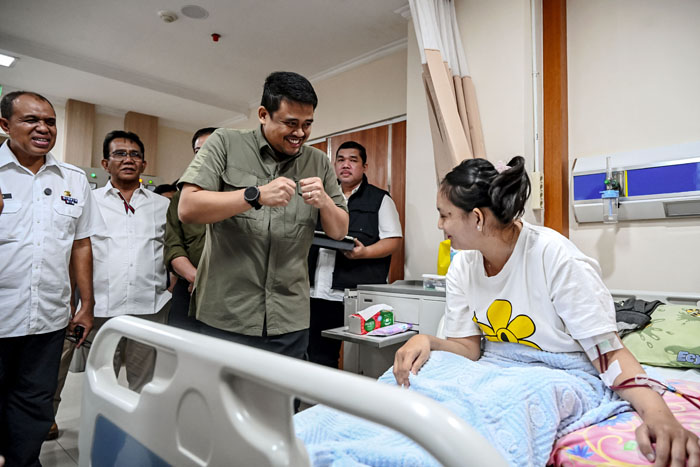 Bobby Nasution Bantu Akomodasi Pasien Leukemia dan Kanker Tiroid Saat Tinjau RSUD Thomsen