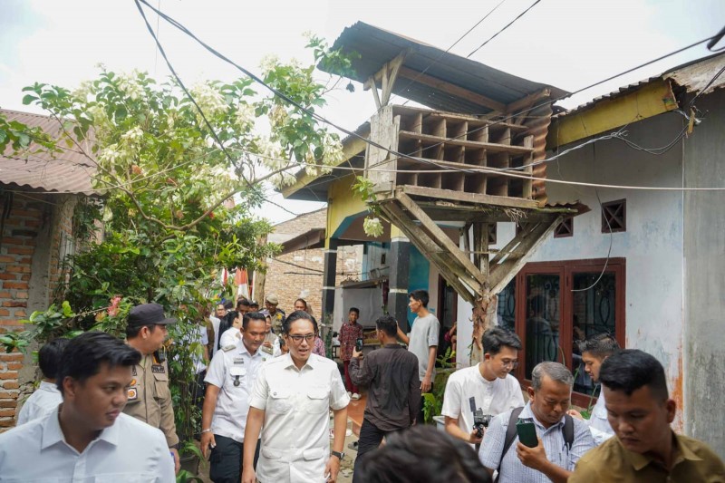 Rico Waas Nonaktifkan Lurah AUR, Tegaskan Tak Ada Toleransi bagi Penyalahgunaan Wewenang*