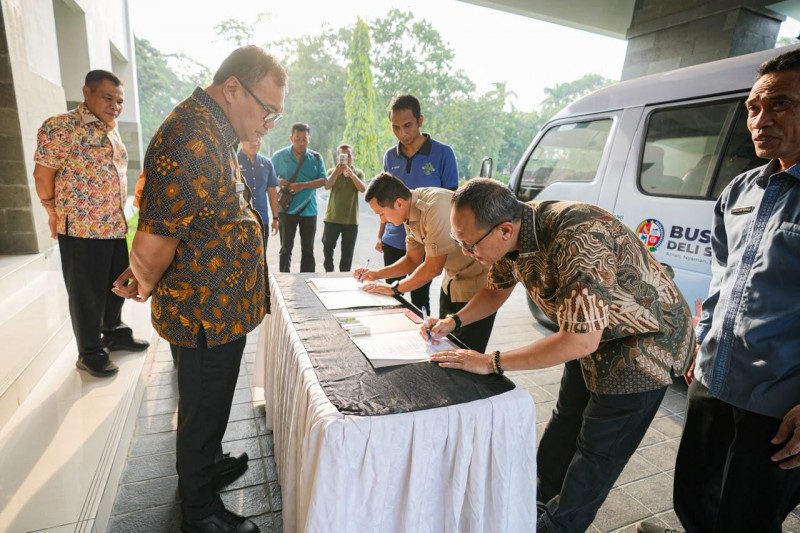 Bus Sekolah dan Perpustakaan Keliling Deli Serdang Siap Layani Masyarakat