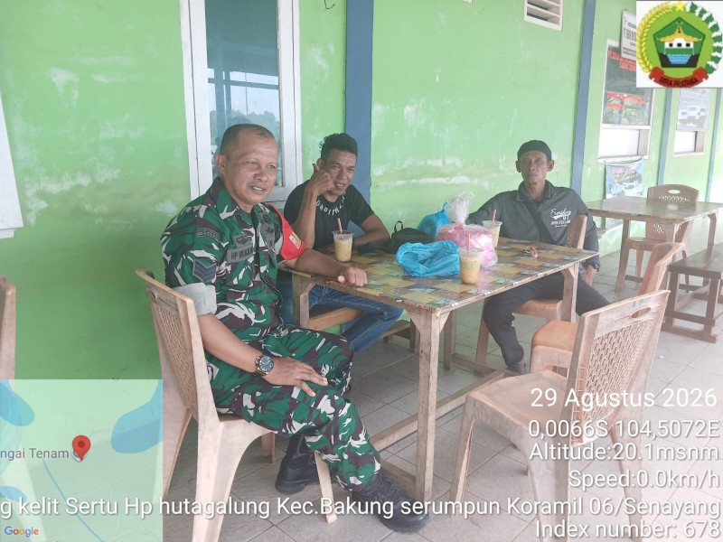 Babinsa Tanjung Kelit Dorong Nelayan Disiplin Cek Cuaca dan Perlengkapan Keselamatan