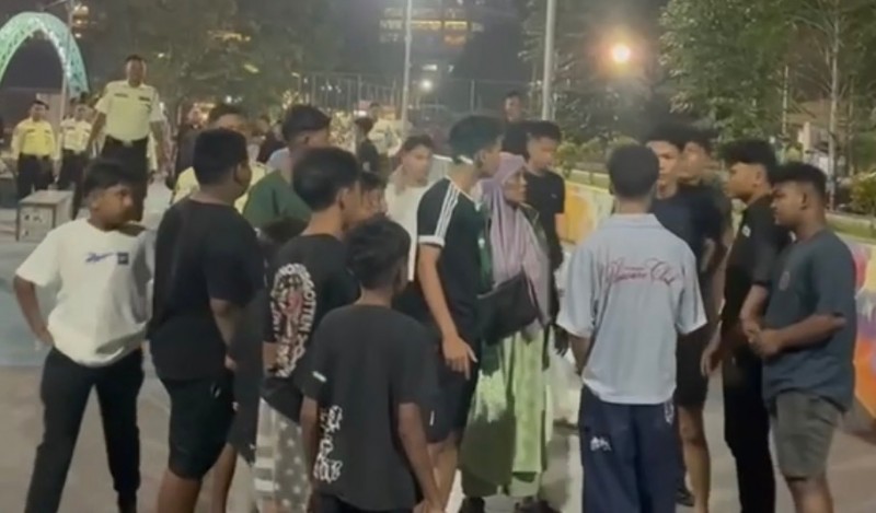 Asyik Latihan Skateboard, Seorang Remaja Dikeroyok di Taman Kebun Bunga