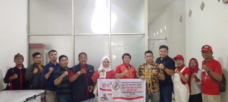 HUT RI ke-81, SEKBER FAHMI Bagikan Ratusan Nasi Bungkus di Jalan Setiabudi Medan
