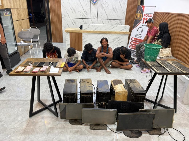Praktik Judi Online di Bagan Asahan, 8 Orang Diamankan
