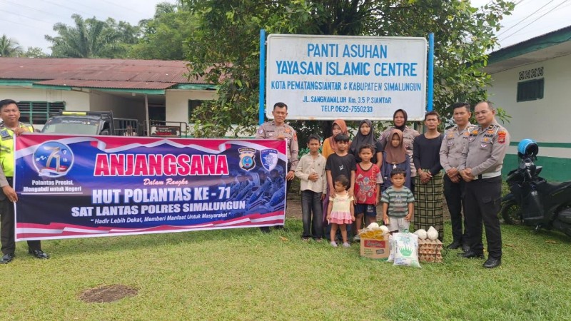 HUT Lalu Lintas ke-71, Satlantas Polres Simalungun Anjangsana dan Bagikan Sembako ke Panti Asuhan