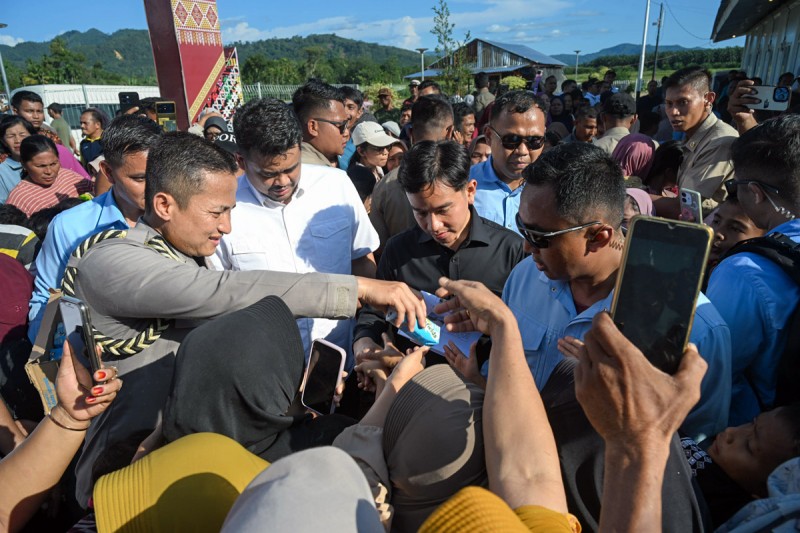 Kunjungi Huntara Tapsel, Wapres Gibran dan Gubernur Bobby Pastikan Huntap Segera Dibangun