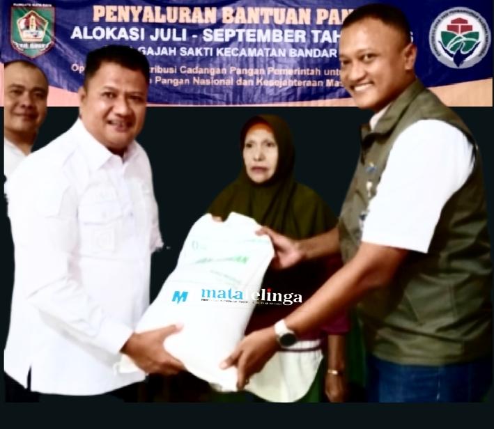 Dikecamatan Bandar Pulau Wakil Bupati Asahan Salurkan Bantuan Beras