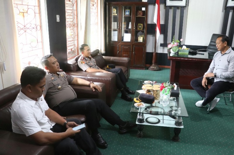 Merawat Simalungun Yang Kondusif, Kapolres Jalin Silaturahmi dengan Ketua DPRD