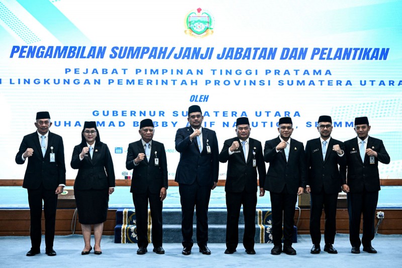 Gubernur Bobby Nasution Lantik Tiga Pejabat Pimpinan Tinggi Pratama, Tekankan Target Pembangunan Terukur
