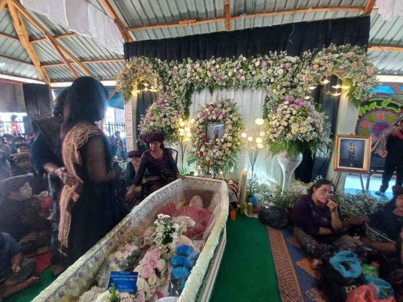 Duka Menyelimuti Sanak Saudara Dan Keluarga Besar IT&B Kabanjahe Atas Kepergian Asprina Br Surbakti