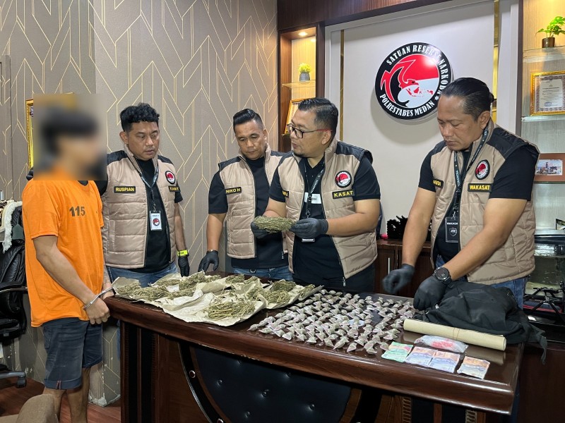Tak Jera, Residivis Pencurian Jadi Bandar Narkoba Diringkus saat akan Pasok 141 Paket  Ganja