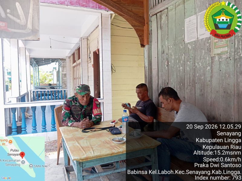Babinsa Senayang Bangun Kesadaran Warga, Cegah Hoaks dan Jaga Kondusivitas Wilayah