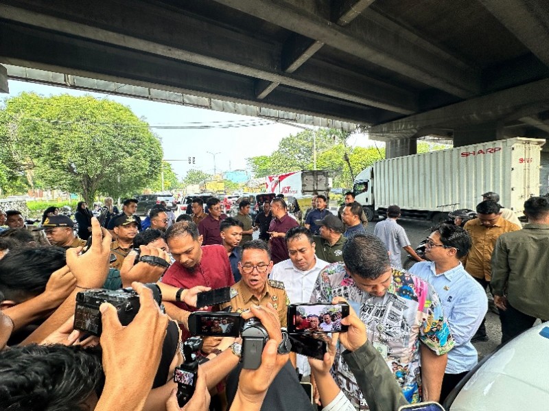 Zulkarnaen SKM Tangani Masalah Banjir di Jalan Letda Sudjono, Bobby Apresiasi