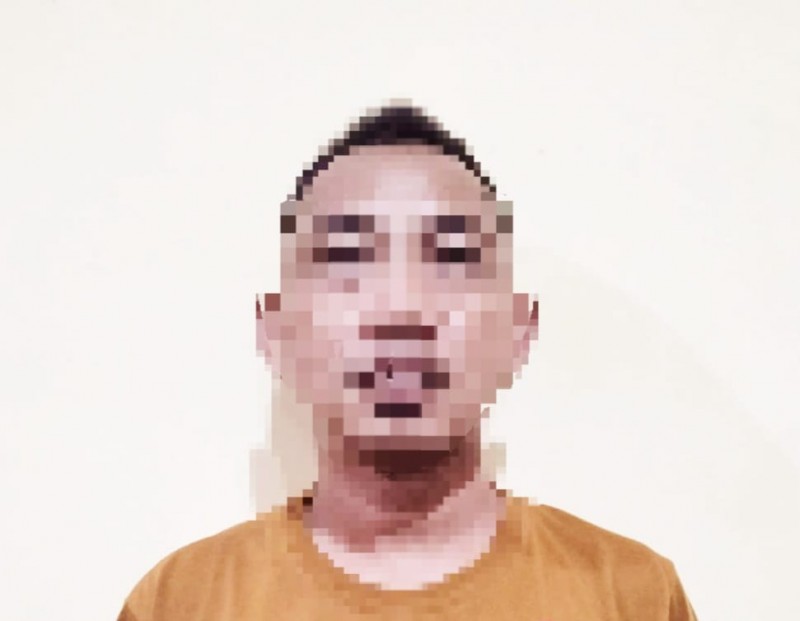 Jurtul Merek PTR Diangkut Polisi Dari Warung