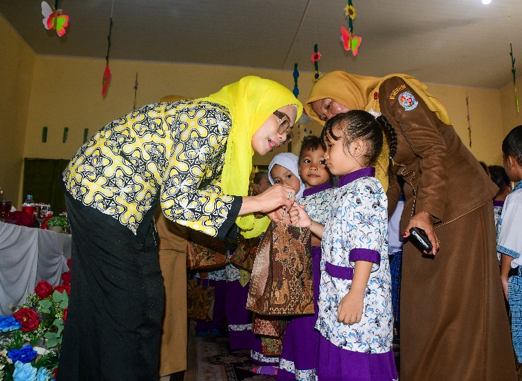 PKK Goes to School, Asniar Ajak Orang Tua Perkuat Karakter Anak