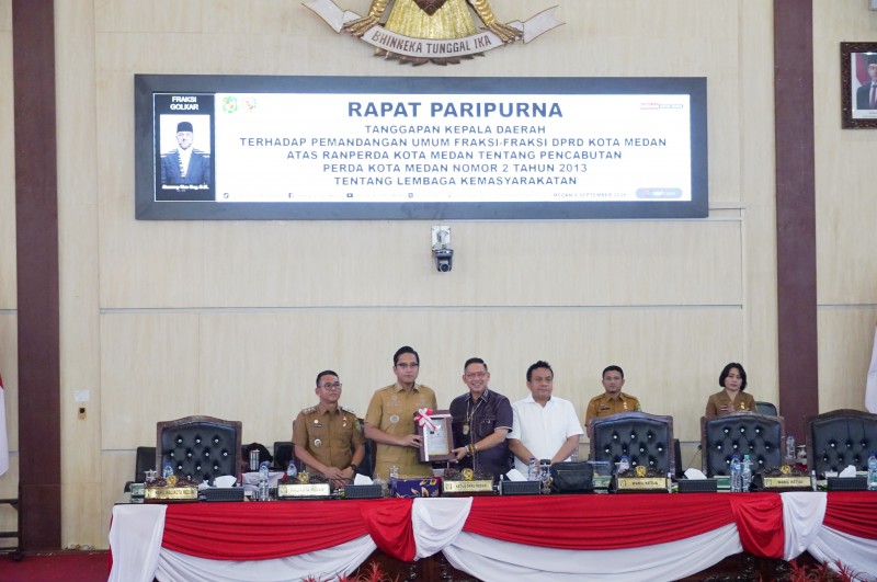 Rico Waas Jelaskan Alasan Pencabutan Perda Nomor 2 Tahun 2013