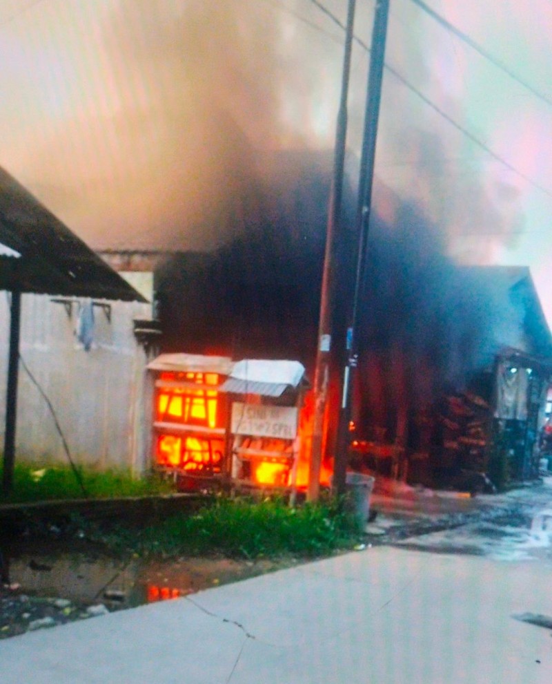 Rumah Terbakar Gegara Korslet di Jalan Durung Marelan