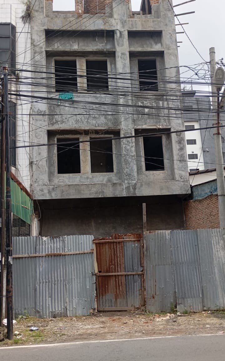 DIDUGA KEBAL HUKUM! Gedung di Jl. Mayang Medan Petisah Berdiri Tanpa PBG