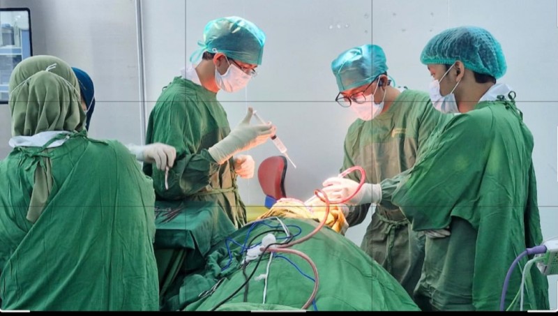 RS Adam Malik Dampingi Operasi Clipping Aneurisma Perdana di RSU Haji Medan