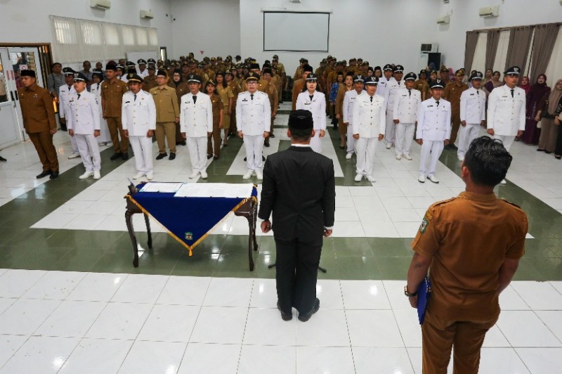 Wali Kota Wesly Melalui Sekda, Lantik 116 Pejabat Administrasi dan Fungsional