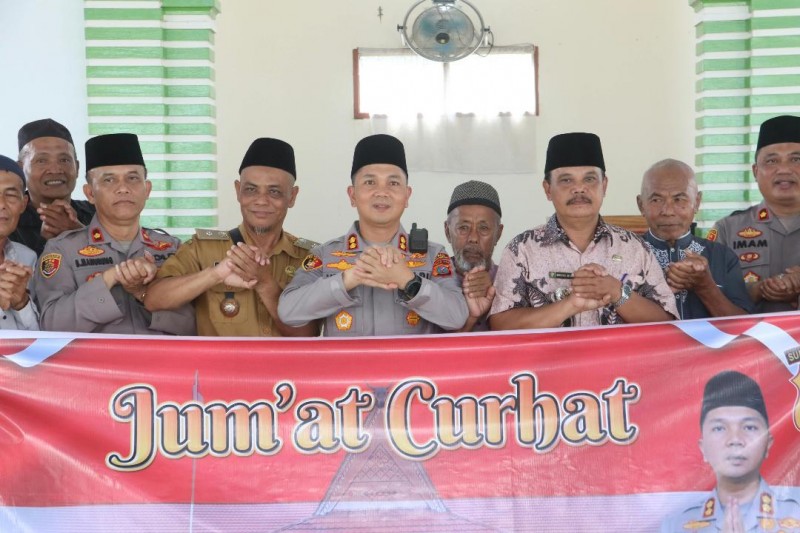 Camat Mewakili Warga Ucapkan Terima Kasih atas Bantuan Kapolres Simalungun di Jumat Curhat dan Jumat Berkah