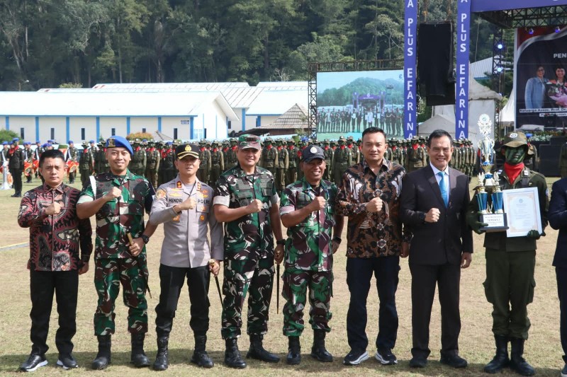 Wujud Polri Humanis, Kapolres Simalungun Hadiri Penutupan Diklat Mental, Fisik dan Disiplin 335 Siswa SMA Plus Efarina