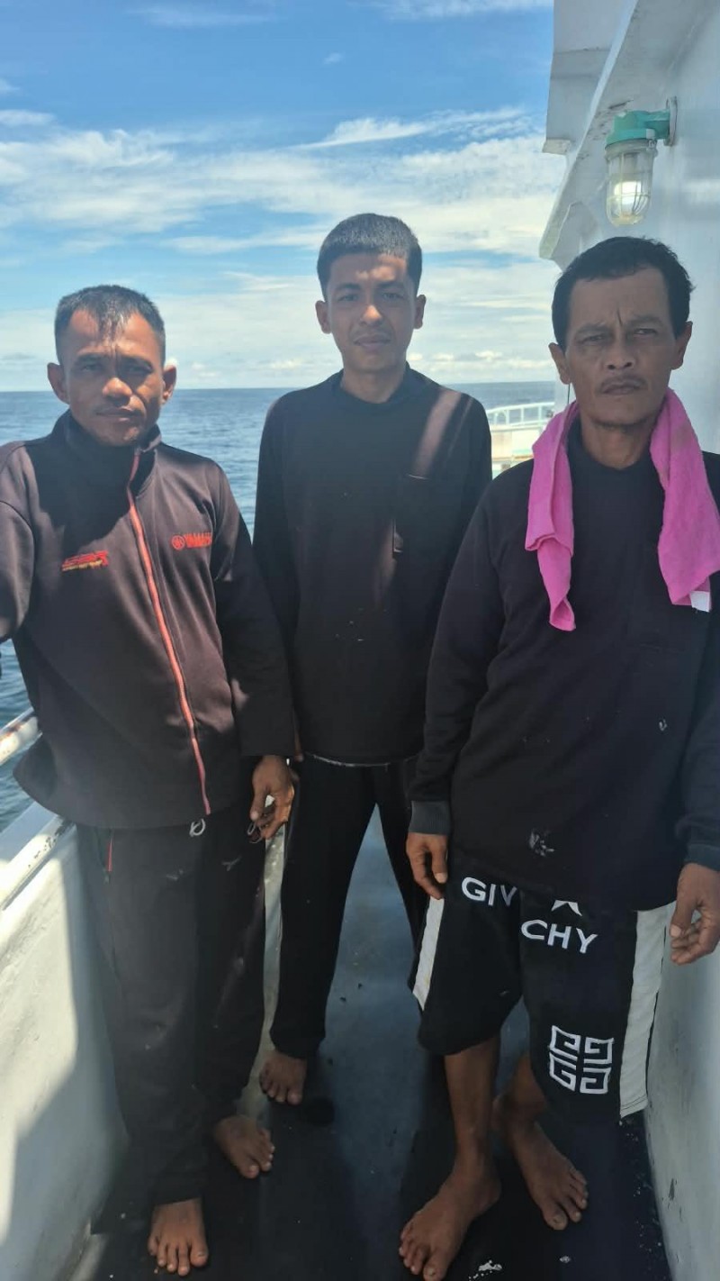 Kodaeral I Selamatkan Tiga Nelayan Kapal Tenggelam