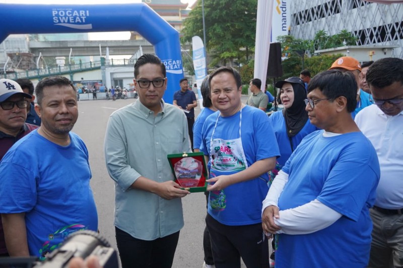 Lepas Jalan Sehat Spark Go To Campus, Wali Kota Medan Tekankan Pentingnya Edukasi Kesehatan Reproduksi*